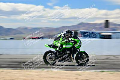 media/Mar-25-2024-Moto Forza (Mon) [[8d4319bd68]]/4-Novice Group/Session 4 Front Straight Speed Pans/